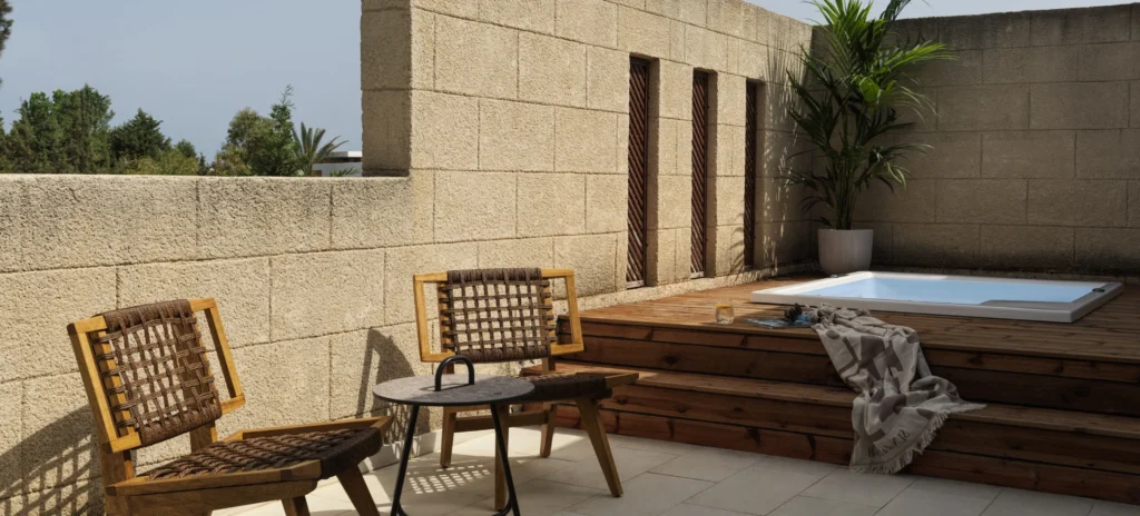 Two bedroom suite with outdoor jacuzzi