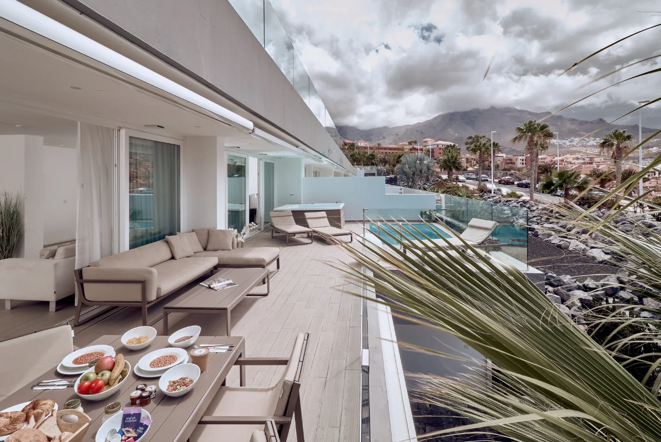 Jade Three Bedroom Suite with Side Sea View, Jacuzzi and Private Pool terrace with private pool and side sea view