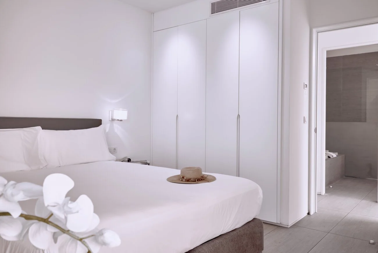 Sapphire Two Bedroom Suite with Sea View and Jacuzzi bathroom with walk-in rain shower