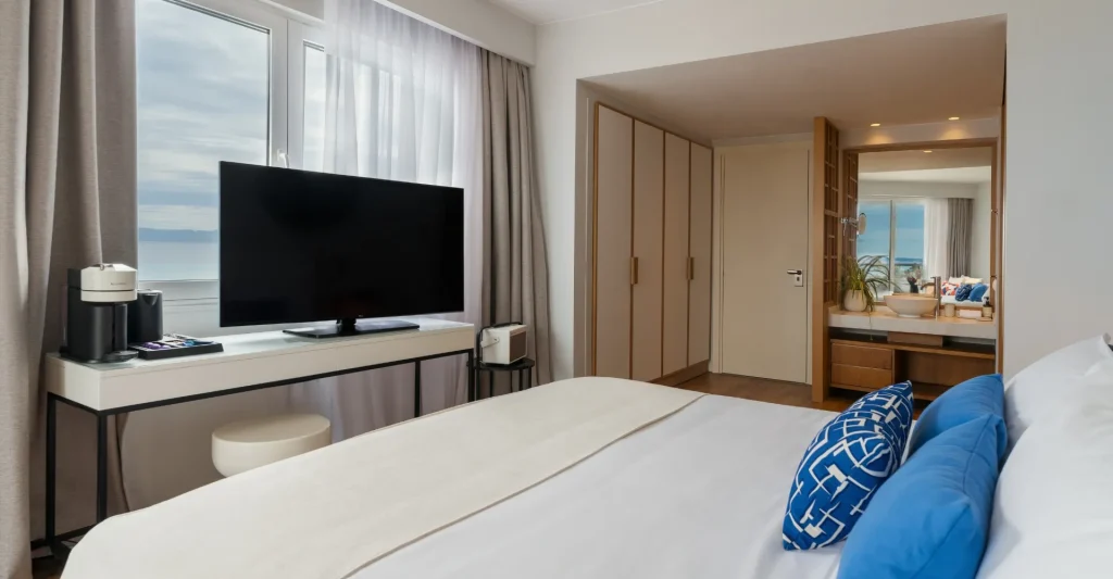 Suite für Paare in Hanioti mit einem Kingsize-Bett
