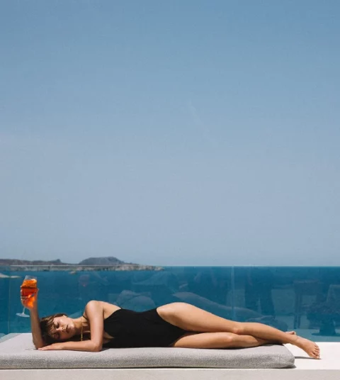 Luxury hotel in Milos with infinity pool