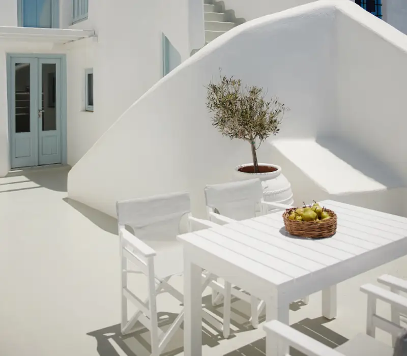 Villas for couples in Santorini