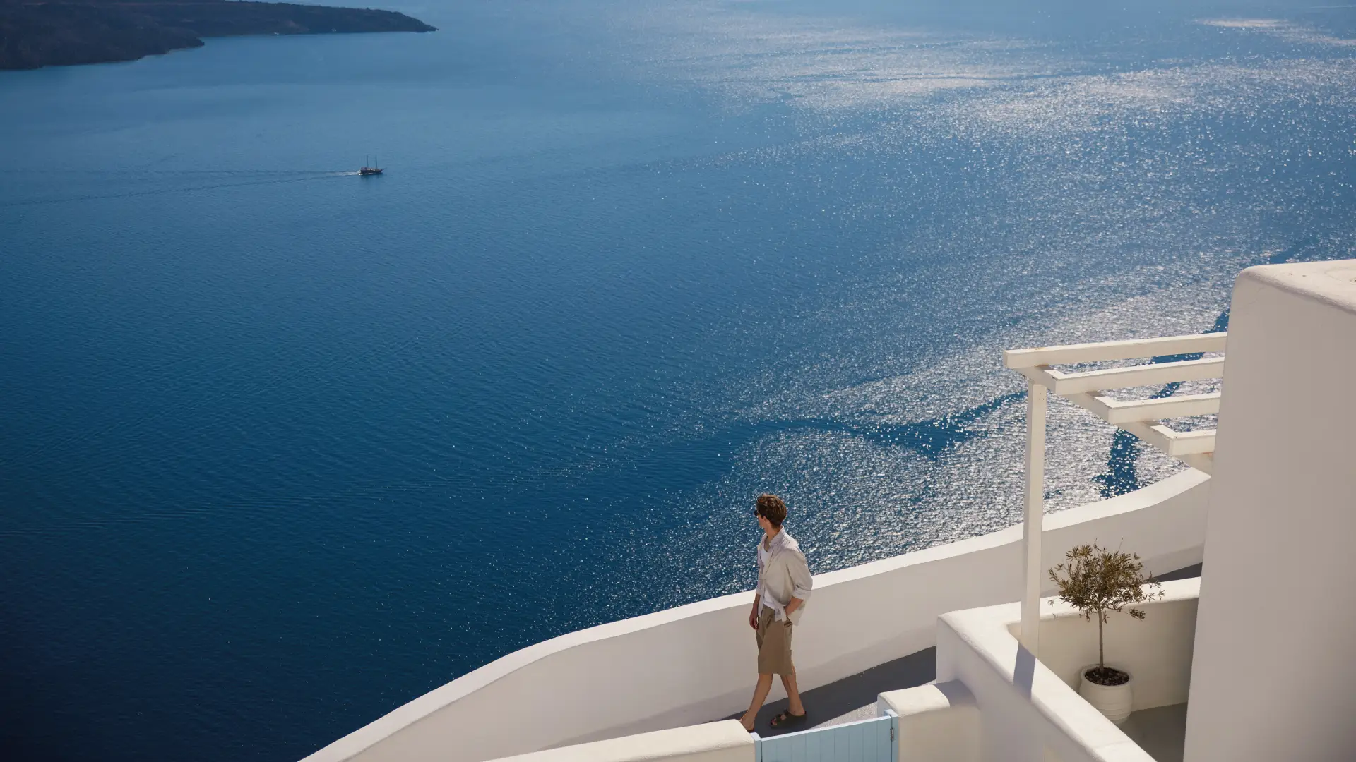 Caldera view hotel in Santorini
