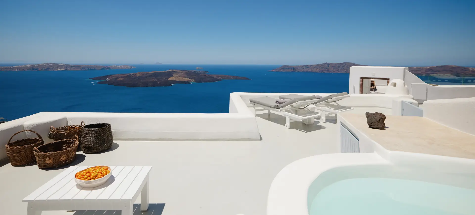 Caldera View Rooms in Santorini
