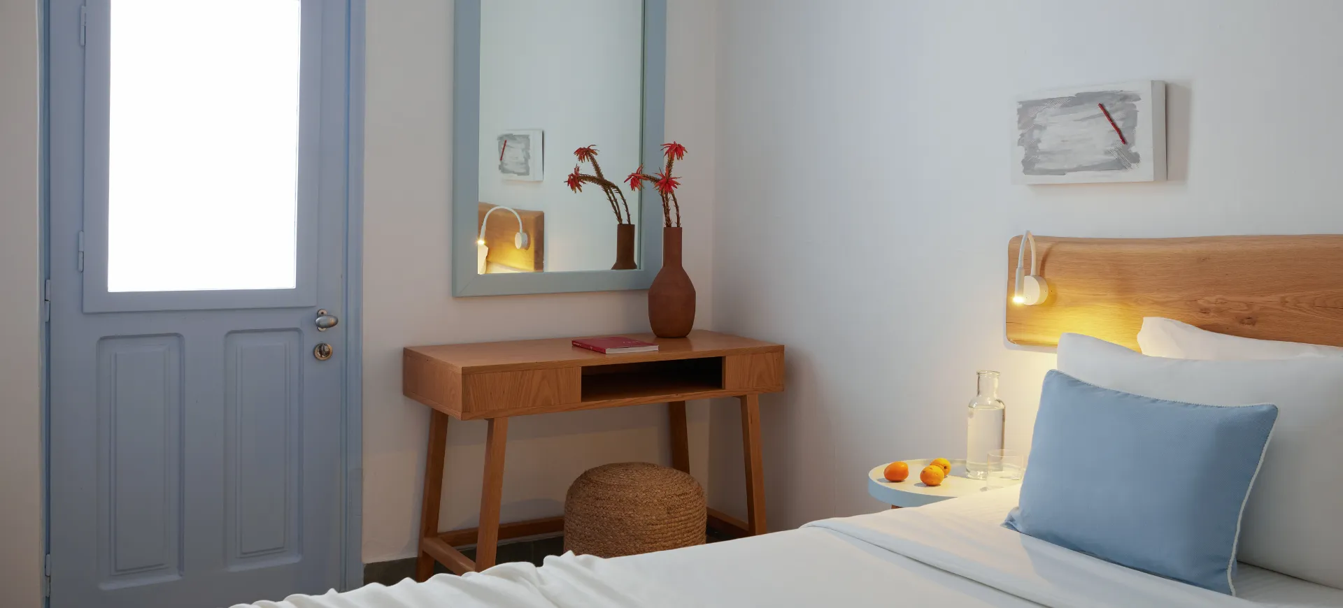 Cave style room in Santorini