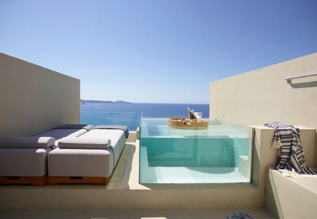Luxury Suites in Milos