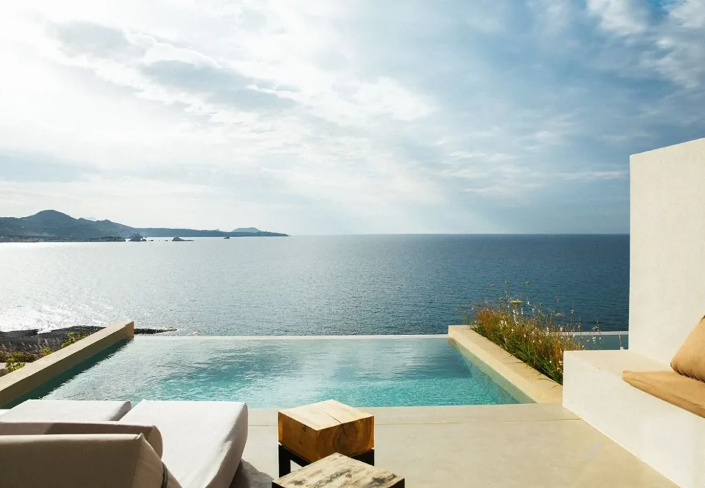 Luxury Hotels in Milos and Athens