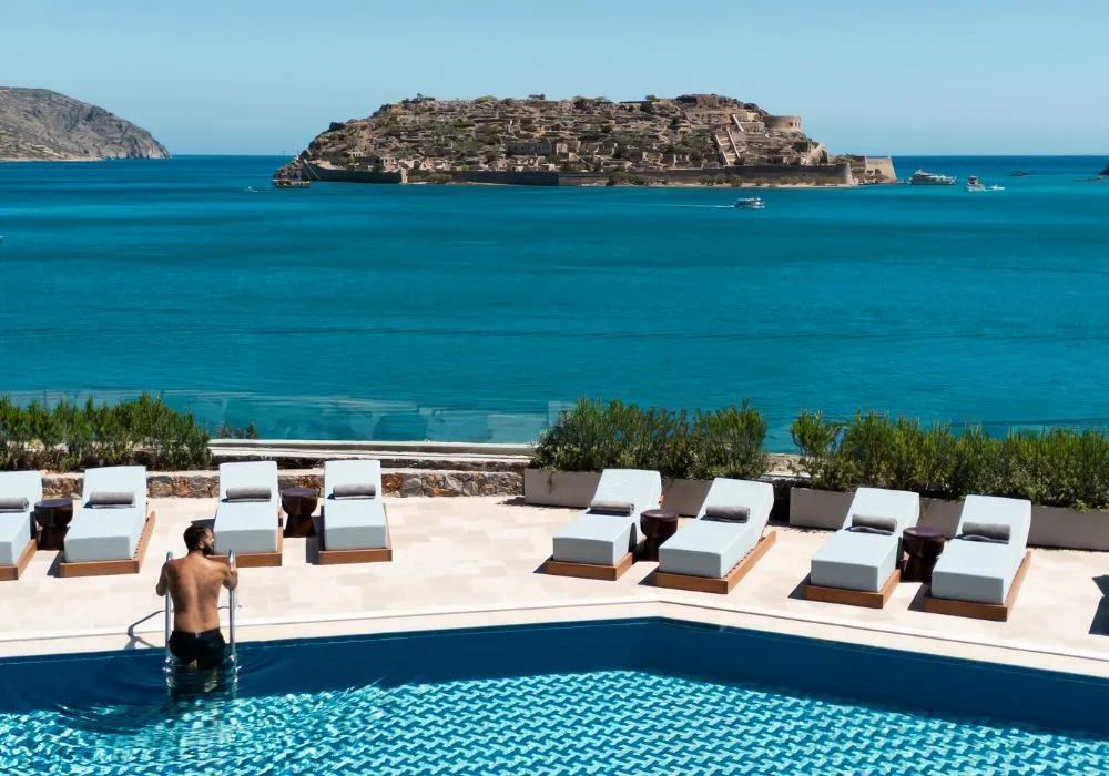 CHORA: A New Chapter of Elegance at Domes of Elounda 2 A New Chapter of Elegance at Domes of Elounda