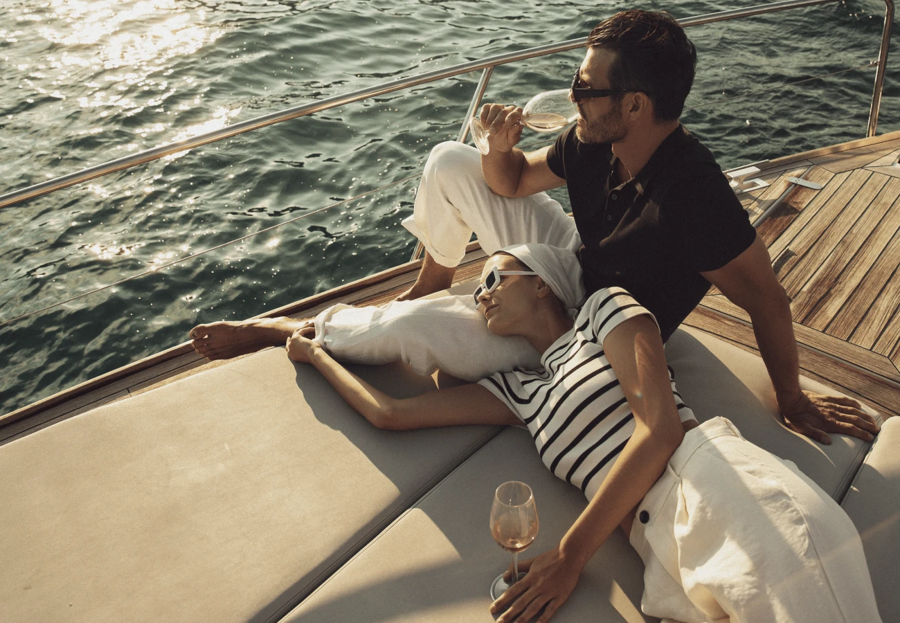 Couple Black Friday Corfu 30 Off