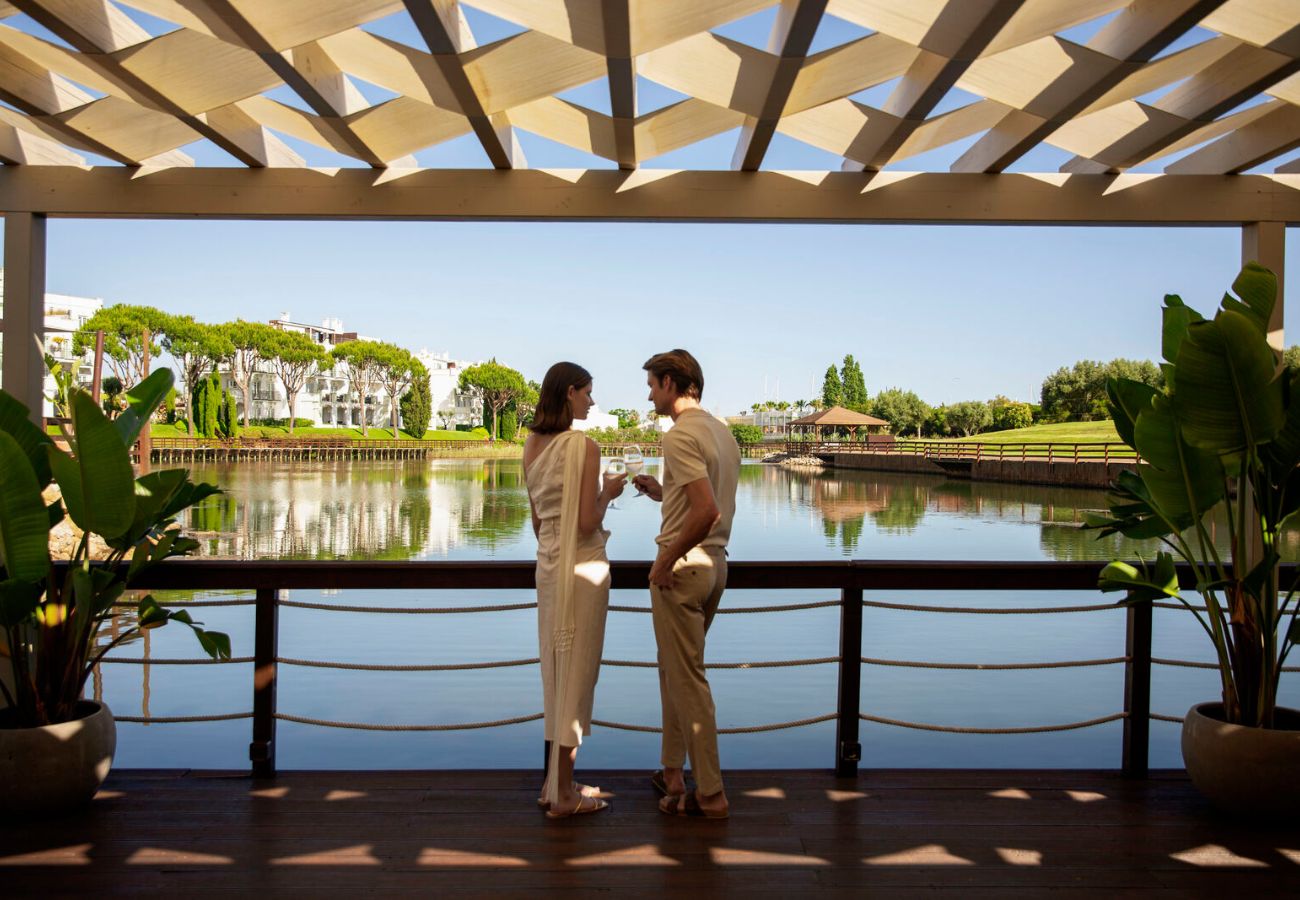 Valentines at Domes Lake Algarve_A Love Story by the Lake