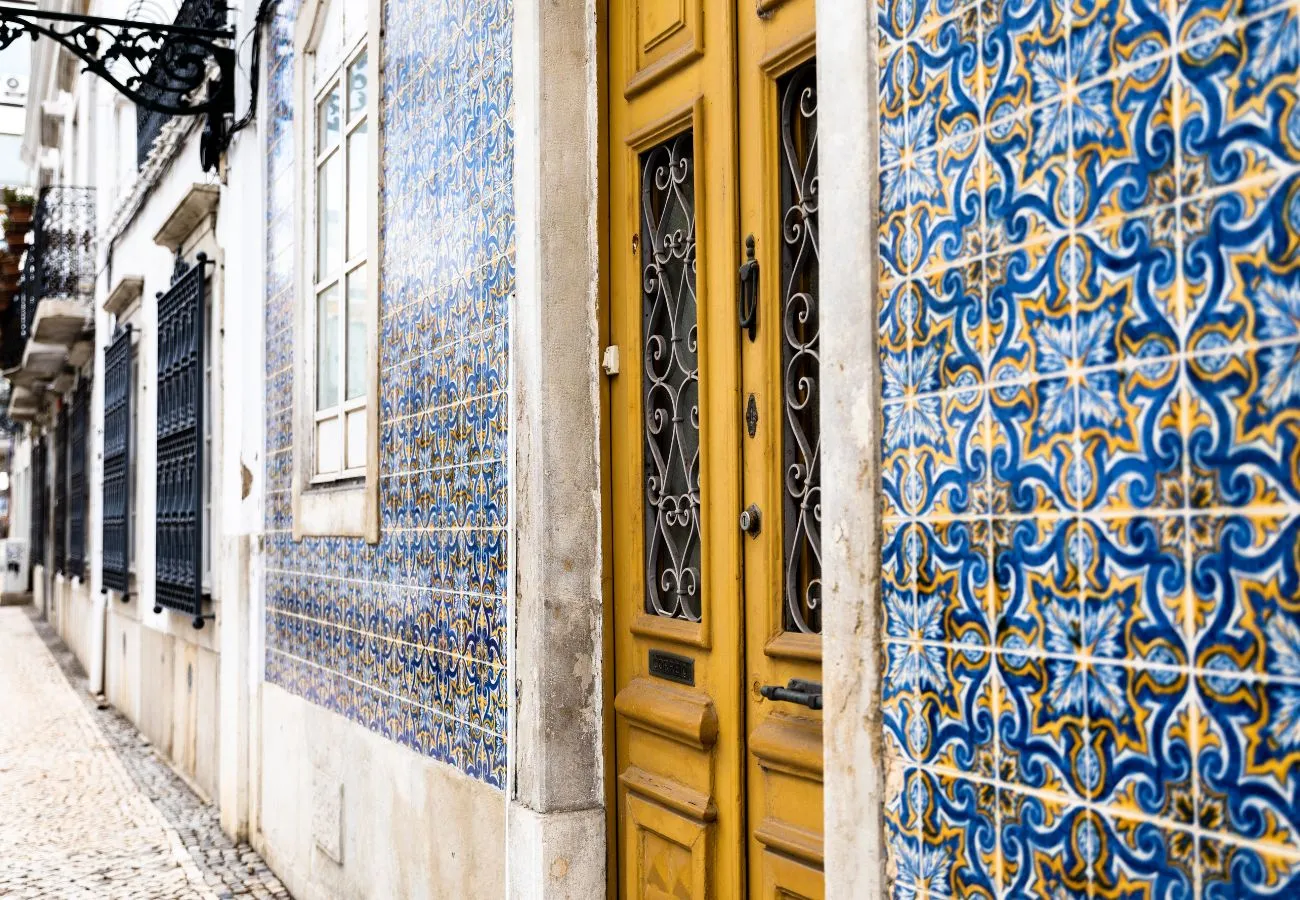 Portugal In Azulejos, Golf Balls And Negronis