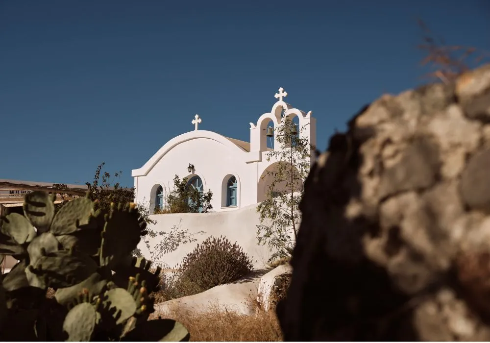 Dusking, Hushpitality And The New Santorini Luxury
